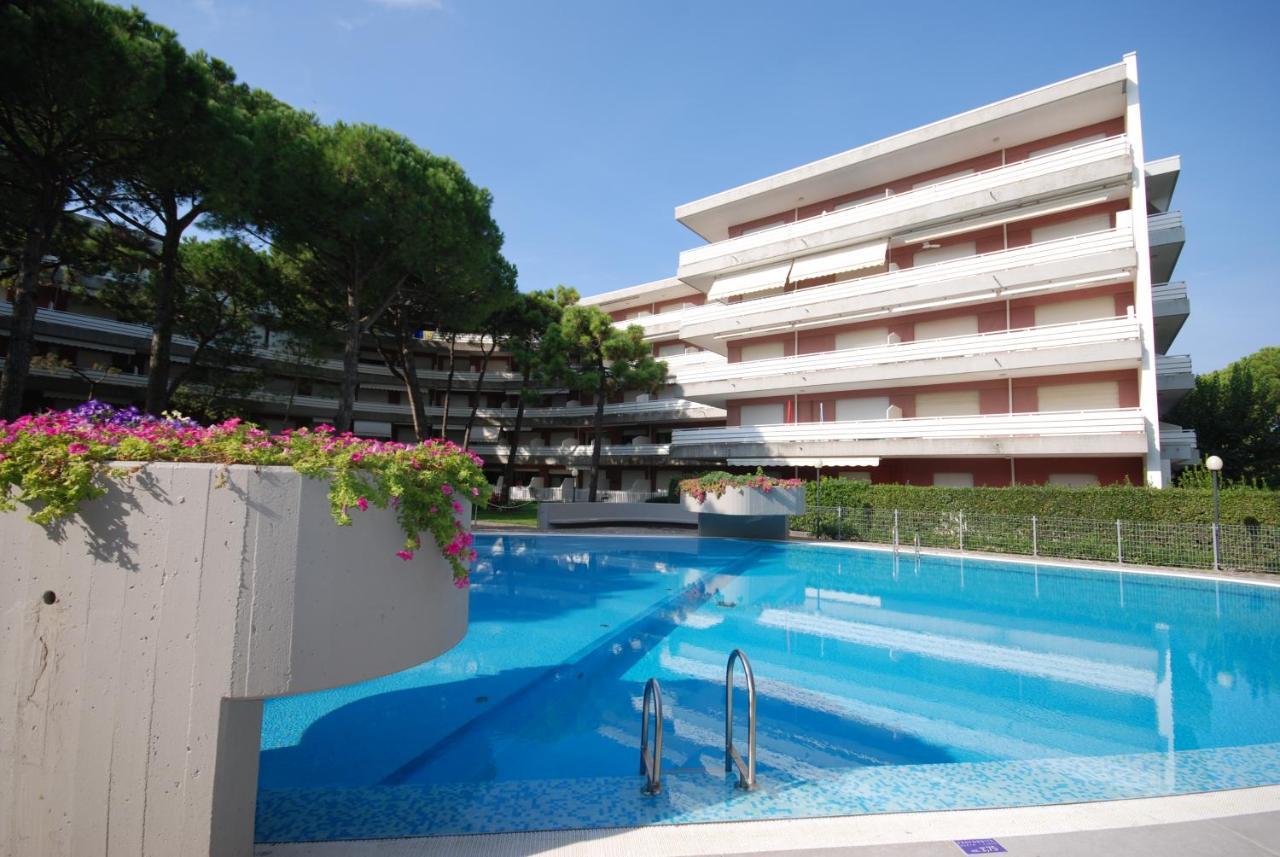 Residenza La Meridiana Lignano Sabbiadoro Exterior photo